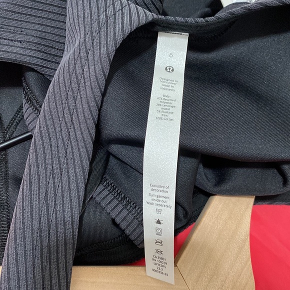 Ribbed Softstreme Cropped Tank Black - Picture 5 of 5